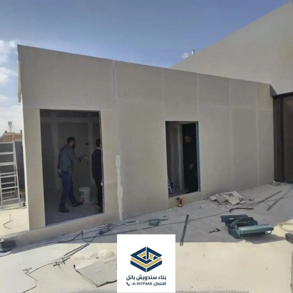 اثناء بناء مجلس في الحوش بالرياض حي العزيزية 